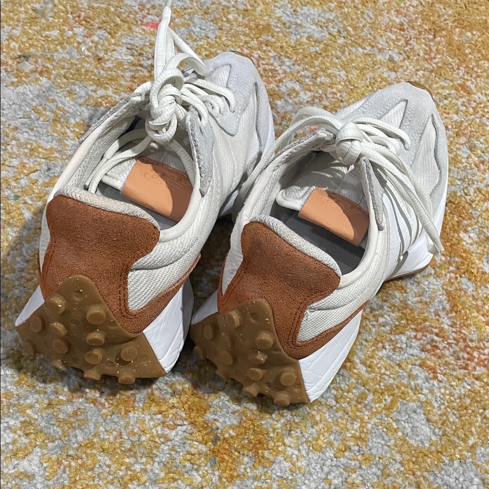 New Balance sneakers - Picture 3 of 4